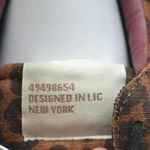 Steve Madden Women's Retro-Inspired Suede Sneaker BNWT - Picture 8 of 8